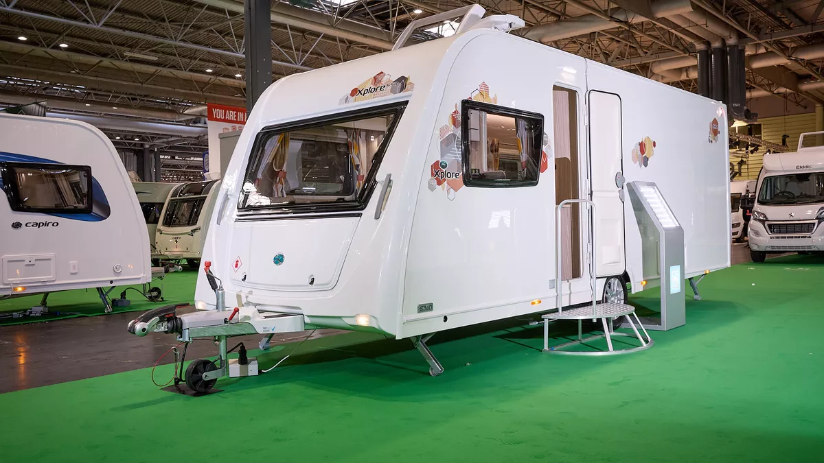 Xplore 554 exterior, single axle, autumnal graphics