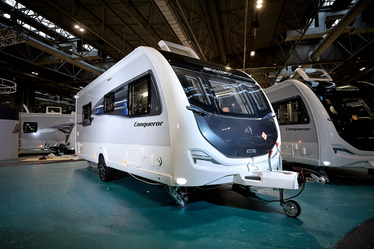 Swift Conqueror 580 exterior, black front, open skylight, single axle