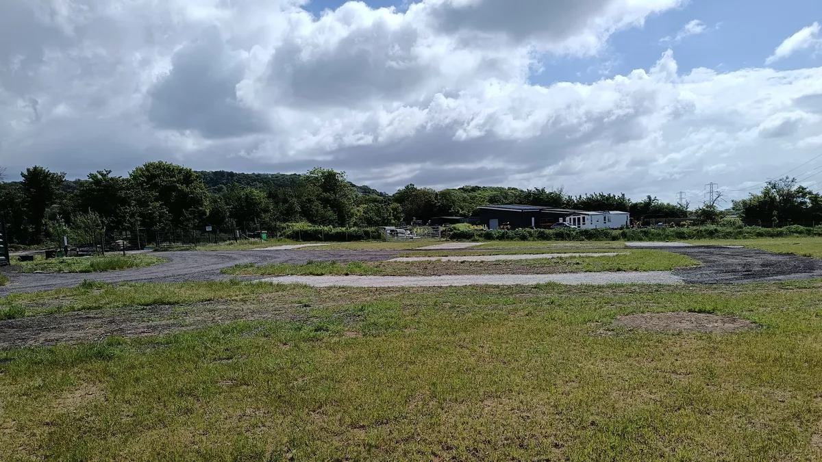 Finch Manor Farm, ME20 7DD, Maidstone, Kent, CL owner, 2026, pitch, field, grass, hardstanding