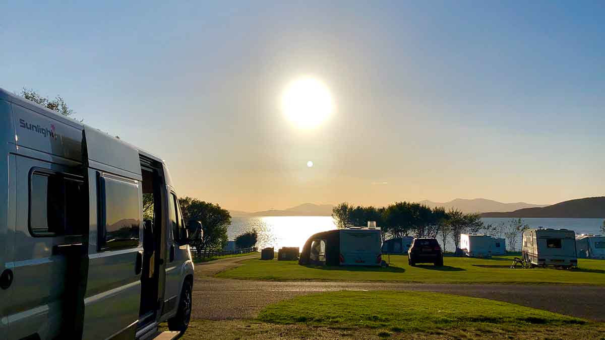 Outfits resting on the North Ledaig Club Campsite