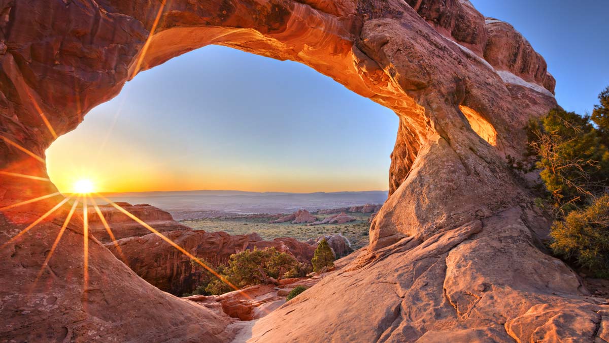 Sunset view from mountain top links to Independent tours page