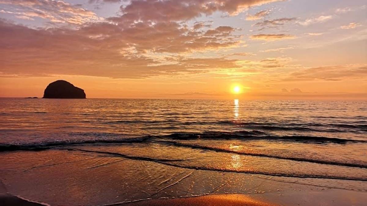 Dunree Certificated Location, PL33 9DY, Cornwall, Camelford, CL owner, 2020, sunset, beach, sea