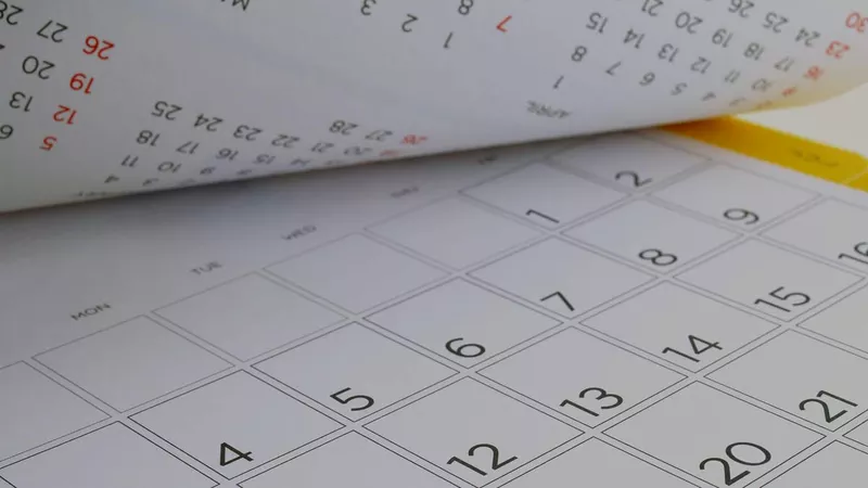 Calendar showing the days of the week